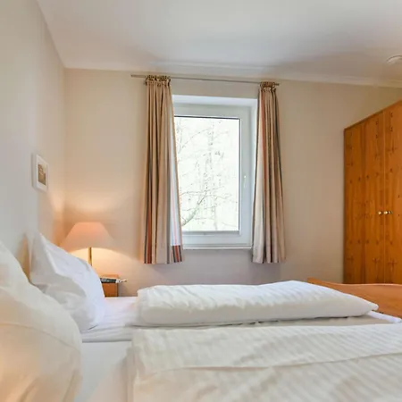 Haus Am Hövt - 11 Goehren (Ruegen)